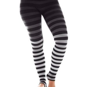 K-Deer ankle length leggings excellent condition.